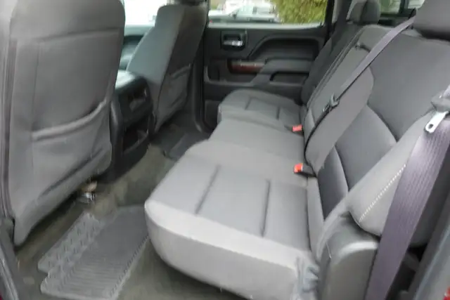 For Sale a 2016 GMC Sierra Crew Cab with short box - Photo 4