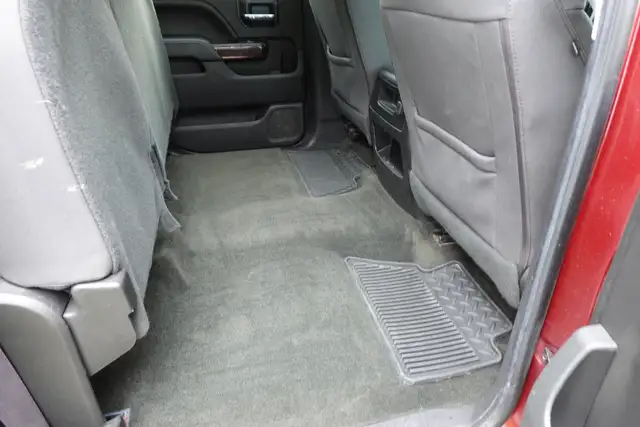 For Sale a 2016 GMC Sierra Crew Cab with short box - Photo 5