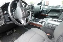 For Sale a 2016 GMC Sierra Crew Cab with short box - Photo 6