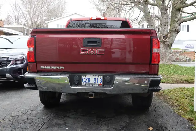 For Sale a 2016 GMC Sierra Crew Cab with short box - Photo 9