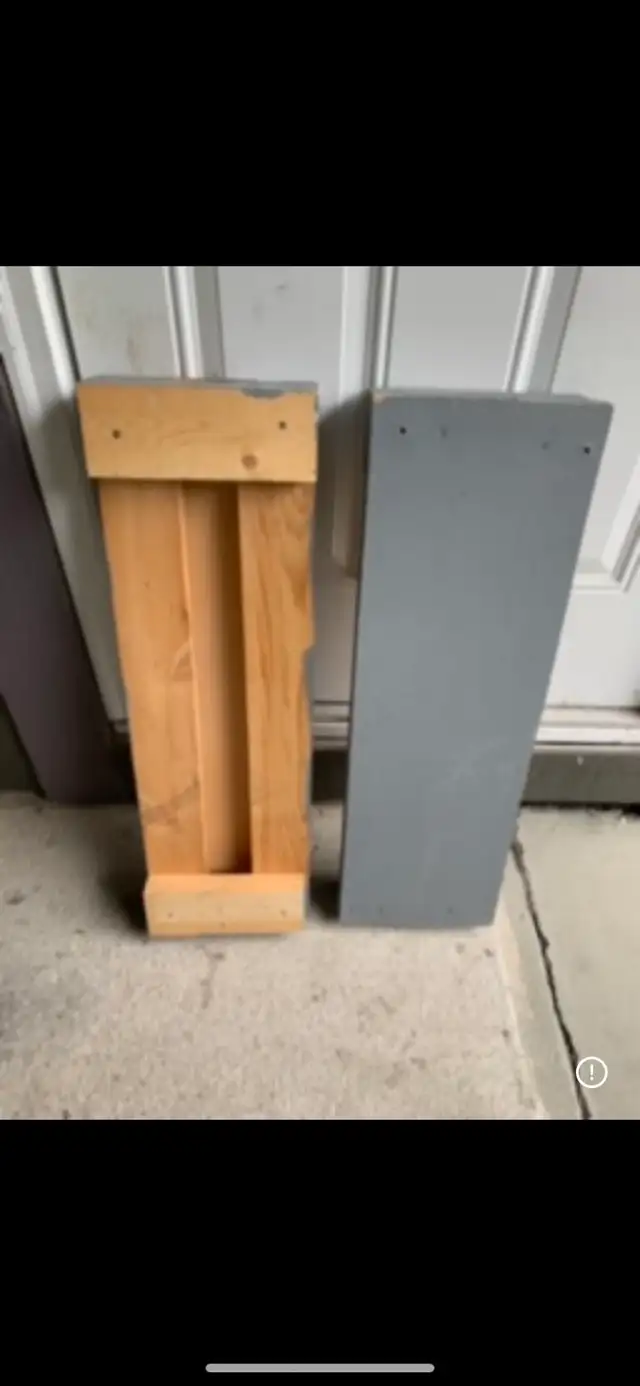 2 wooden pallets