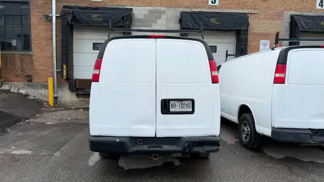 2207 Chevrolet  EXP 2500 - Photo 2