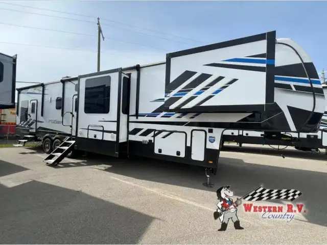 2022 Fuzion 429 - Photo 3