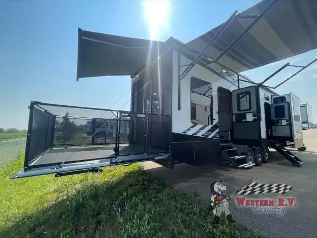 2022 Fuzion 429 - Photo 4
