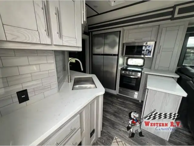 2022 Fuzion 429 - Photo 11