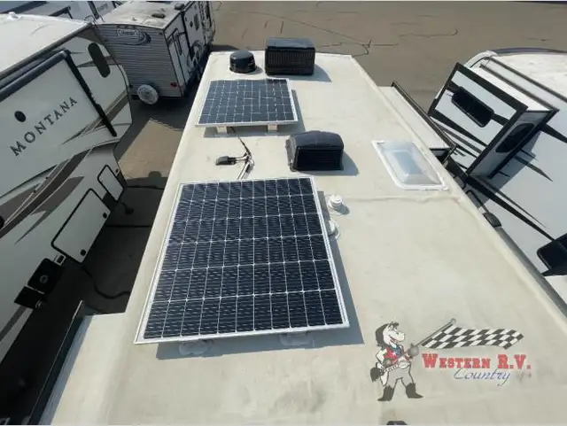 2022 Fuzion 429 - Photo 21