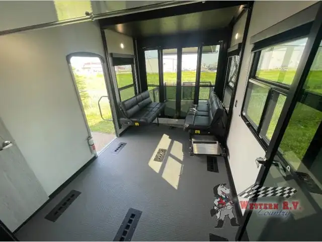 2022 Fuzion 429 - Photo 22