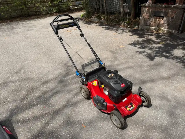 Toro 22'' Personal Pace Super Recycler Lawnmower