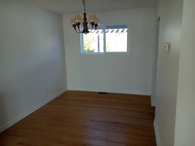 Single home in Carleton Heights with fenced-in private yard. - Photo 2