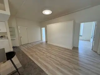 2 bedroom   den (or extra bedroom) - Photo 3