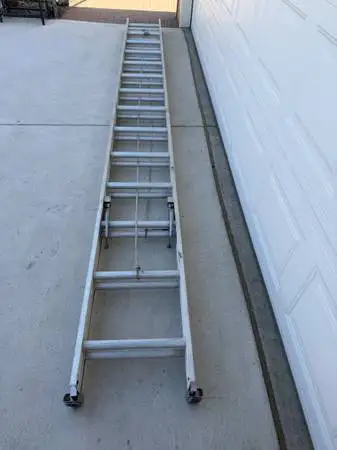 32FT TYPE 1AA HEAVY DUTY EXTENSION LADDER