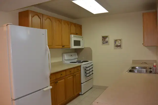 Furnished 2-bedroom, 1-bathroom suite for rent in Drayton Valley - Photo 5