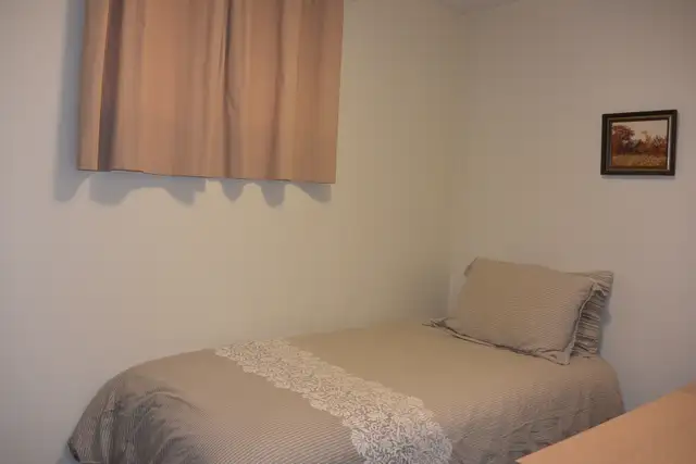 Furnished 2-bedroom, 1-bathroom suite for rent in Drayton Valley - Photo 9
