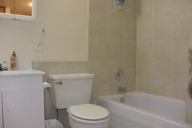 Furnished 2-bedroom, 1-bathroom suite for rent in Drayton Valley - Photo 10