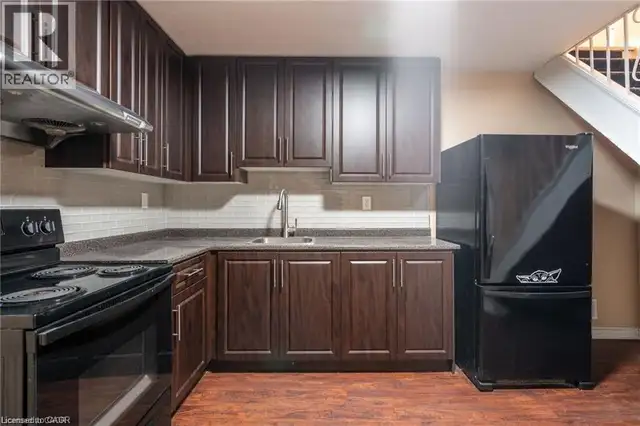 2 Beds, 1 Bath Upper House Unit for Rent | Hamilton - Photo 3