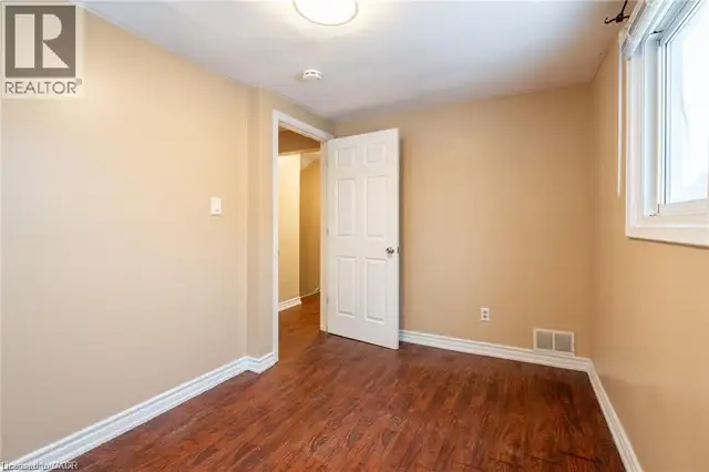 2 Beds, 1 Bath Upper House Unit for Rent | Hamilton - Photo 8