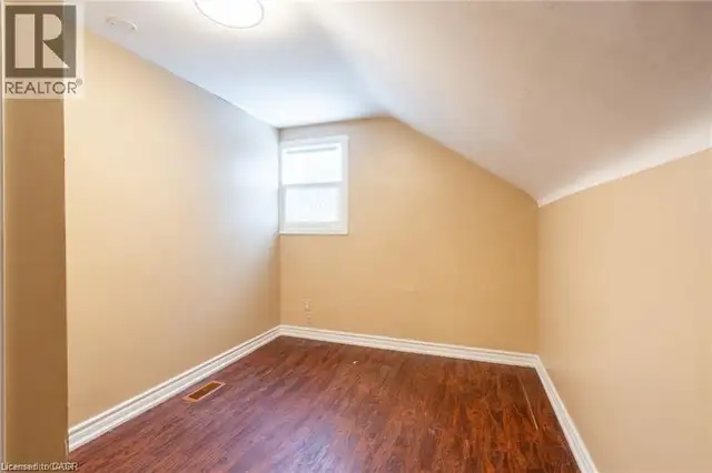 2 Beds, 1 Bath Upper House Unit for Rent | Hamilton - Photo 9