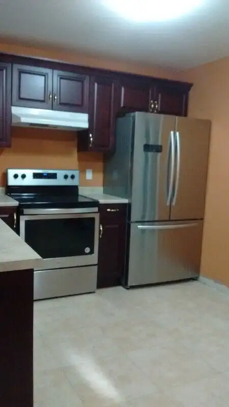 2Bed/1Bath@ Dominion/ Ojibway $1650 for small family or girls - Photo 3