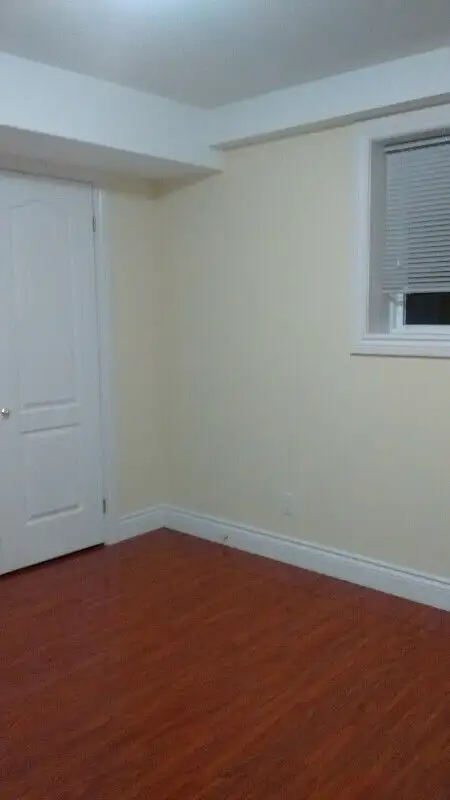 2Bed/1Bath@ Dominion/ Ojibway $1650 for small family or girls - Photo 6