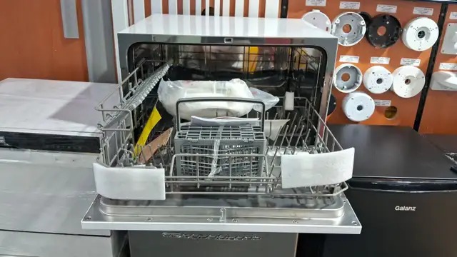 RCA DISHWASHER MODEL NO : RDW3208-B - Photo 2