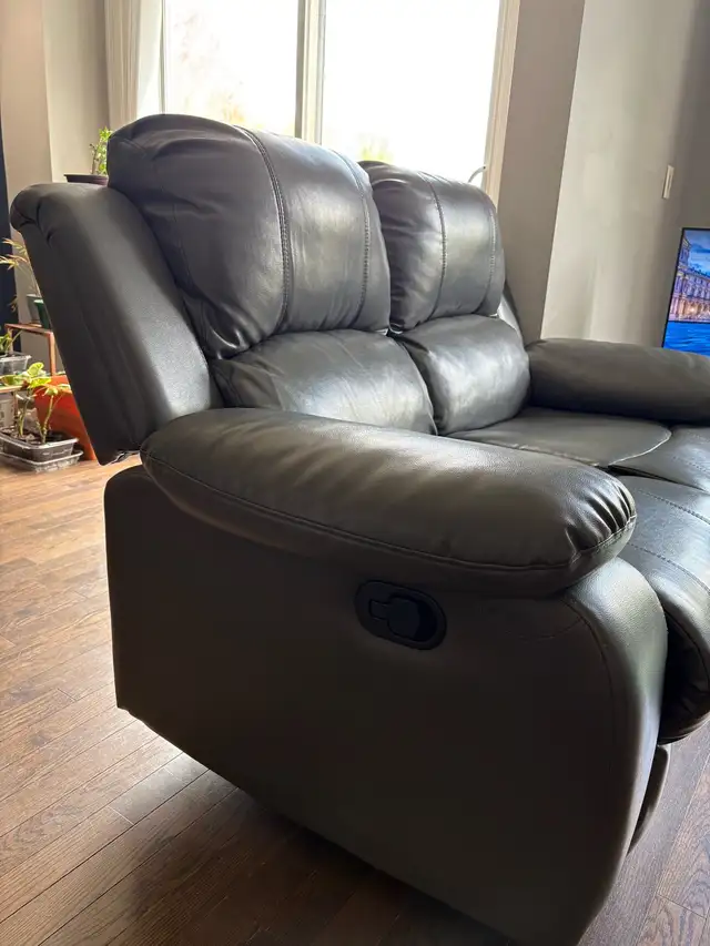 Moving Sale- Leather recliner sofa - Loveseat - Photo 6
