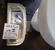 White Sterling Toilet wax ring and hardware - Photo 2