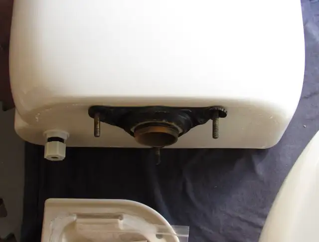 White Sterling Toilet wax ring and hardware - Photo 3