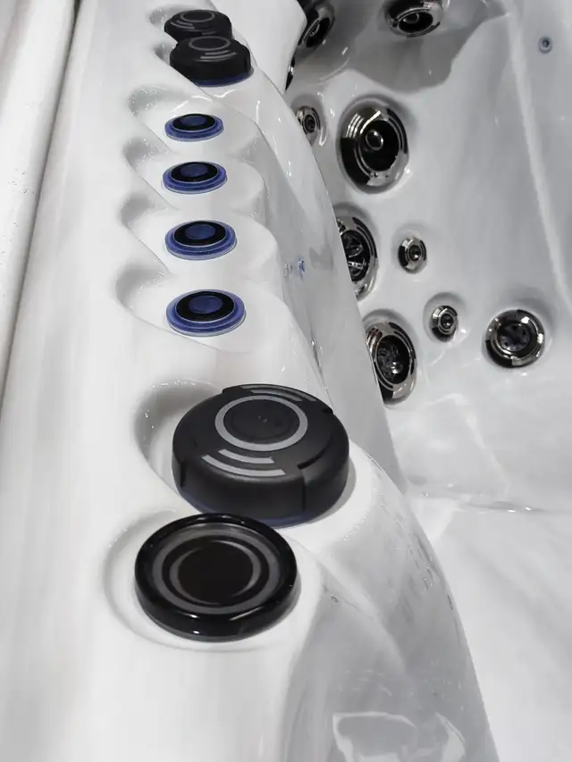 ORION HOT TUB FOR SALE - Photo 5