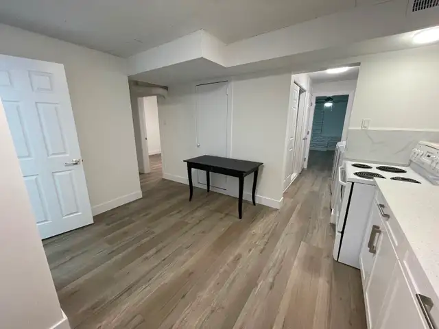 Private furnished room for rent near Braid Station bus 128, 155 - Photo 4