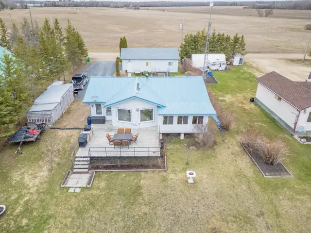 OPEN HOUSE SUNDAY, MAY 10...6 FRANCIS DRIVE LDB, WATER FRONT! - Photo 2