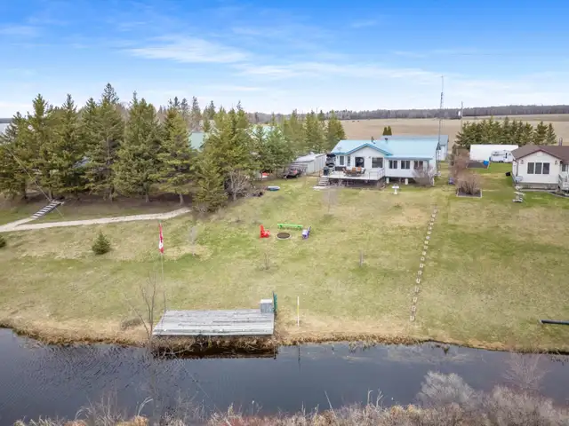 OPEN HOUSE SUNDAY, MAY 10...6 FRANCIS DRIVE LDB, WATER FRONT! - Photo 3