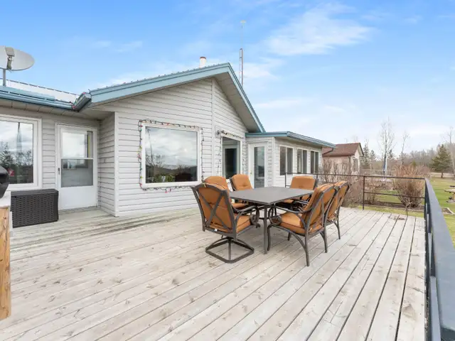 OPEN HOUSE SUNDAY, MAY 10...6 FRANCIS DRIVE LDB, WATER FRONT! - Photo 8
