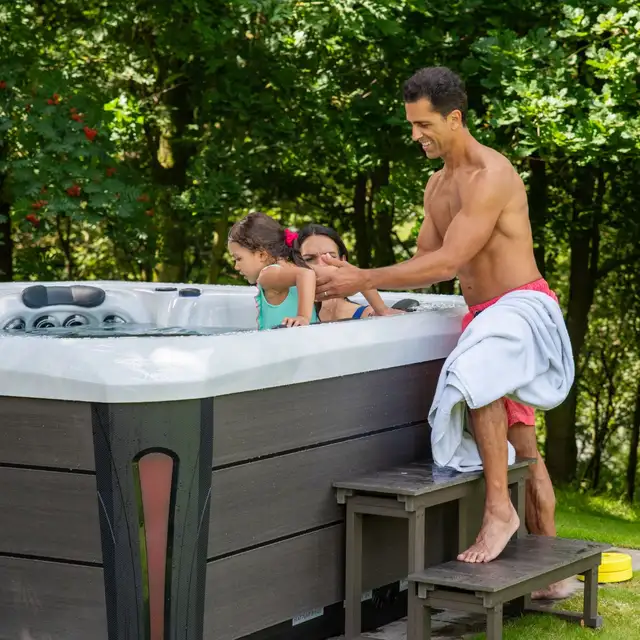 STARGATE HOT TUB FOR SALE