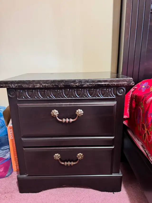 Queen Size Bedroom Set - Photo 3