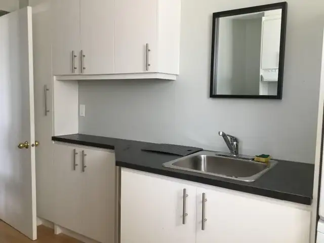 2½ neuf Meublé – Lac Beauport – Libre… $250/sem - Photo 2
