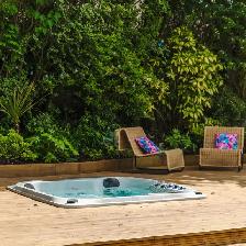3 PUMP BENCH HOT TUB