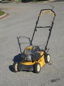 GREAT TIME TO SELL 3 IN 1 20' CUB CADET 6.75HP/173CC LAWNMOWER!