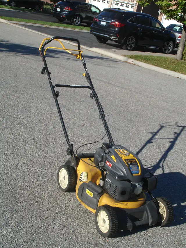 GREAT TIME TO SELL 3 IN 1 20' CUB CADET 6.75HP/173CC LAWNMOWER! - Photo 2