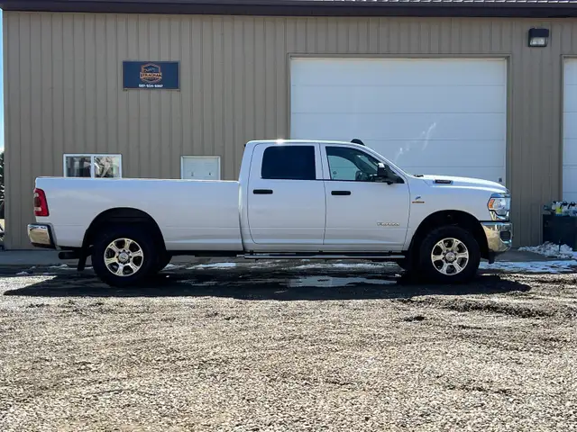 2020 RAM 3500 6.7L Crew Cab Long Box - Photo 3