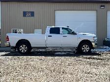 2020 RAM 3500 6.7L Crew Cab Long Box - Photo 3