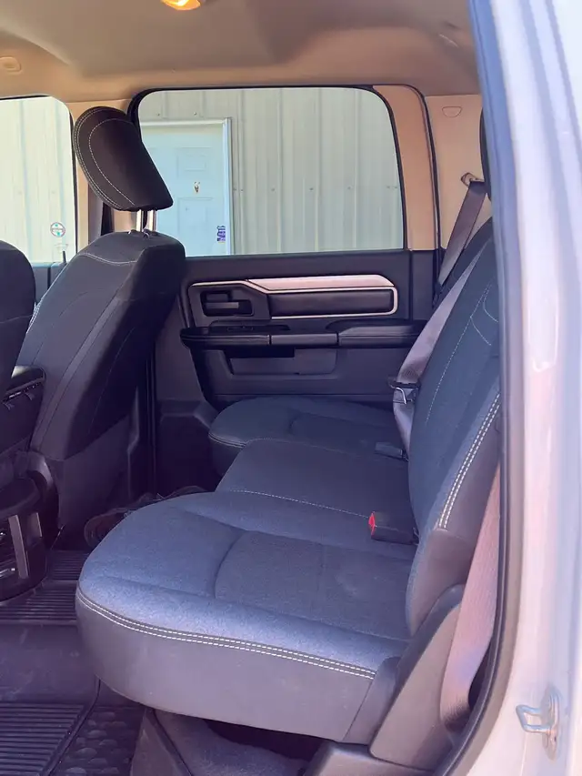 2020 RAM 3500 6.7L Crew Cab Long Box - Photo 6