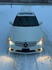 For Sale: 2009 Mercedes C300 4MATIC! - Photo 2