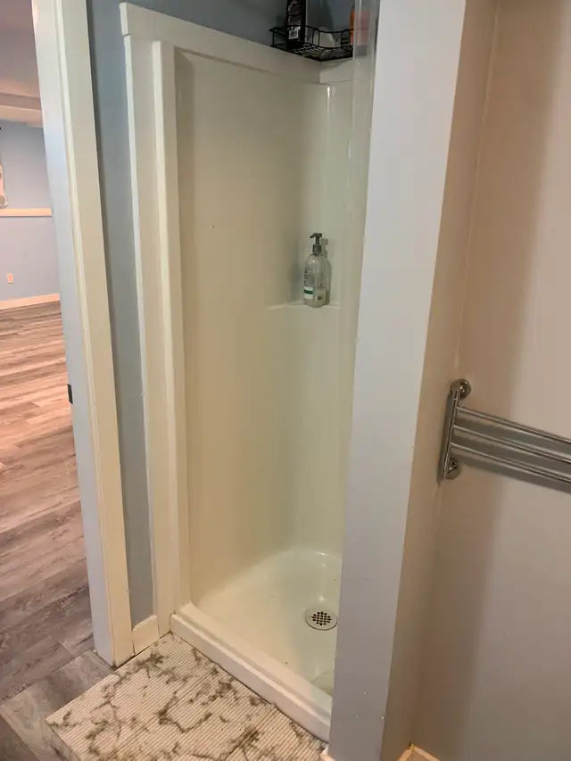 Furnished Private Room for rent Moody Park - Bus 112, 101, 155, - Photo 6