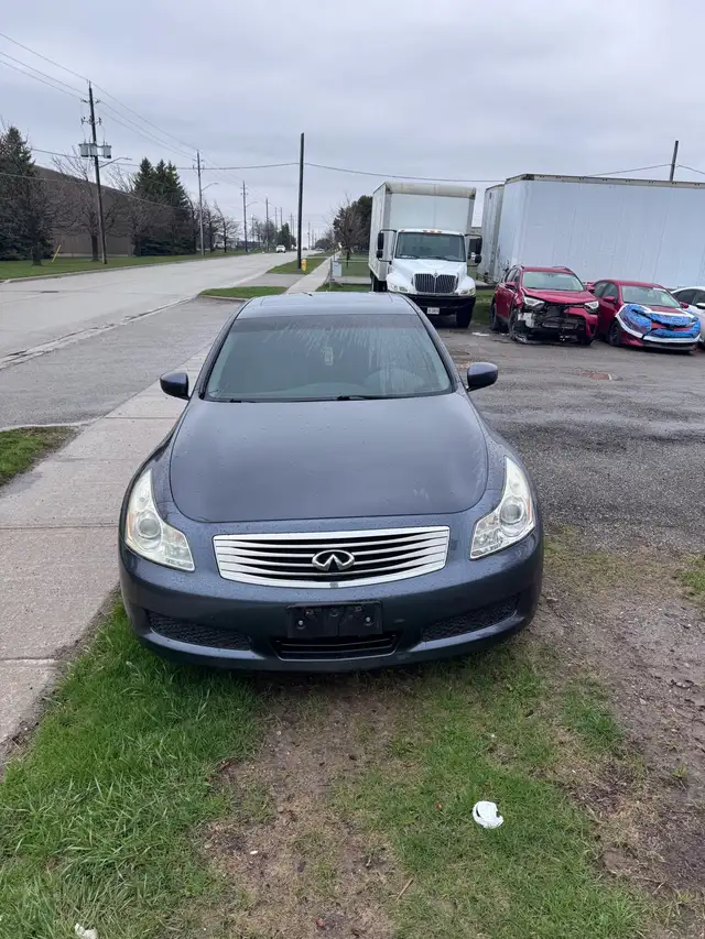 Infinity G37X 2009  LOW MILEAGE