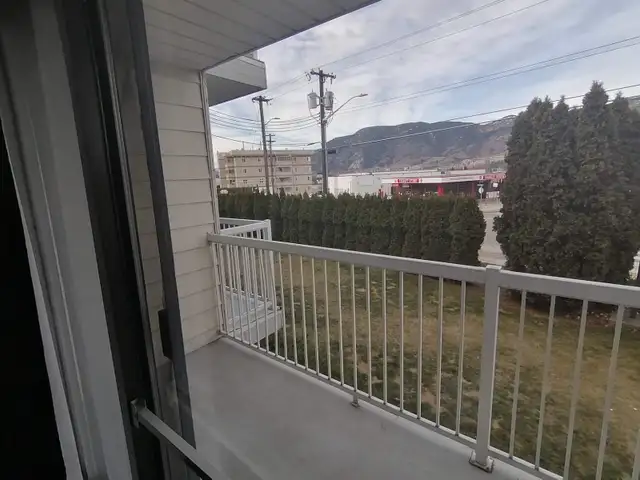 SPACIOUS – RENOVATED – PET FRIENDLY