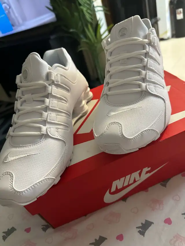 woman’s Nike - Photo 4