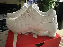 woman’s Nike - Photo 5