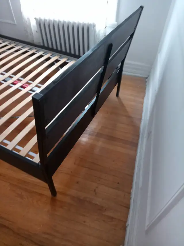 Lit 2 places IKEA (sans matelas) en très bon état - Photo 2