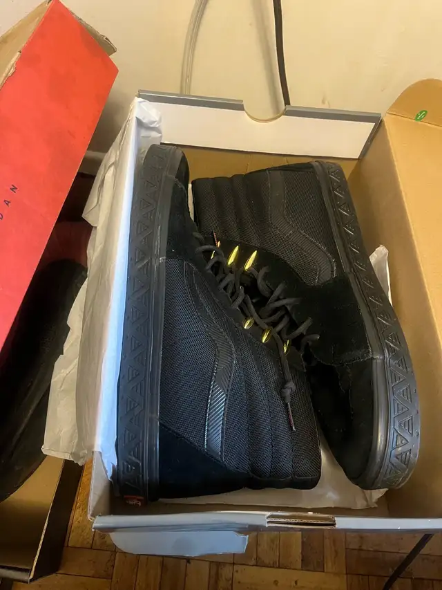hNIKE, PUMA JORDAN LIQUIDATION SALES, SIZE M-L, $20-$60 EACH - Photo 3