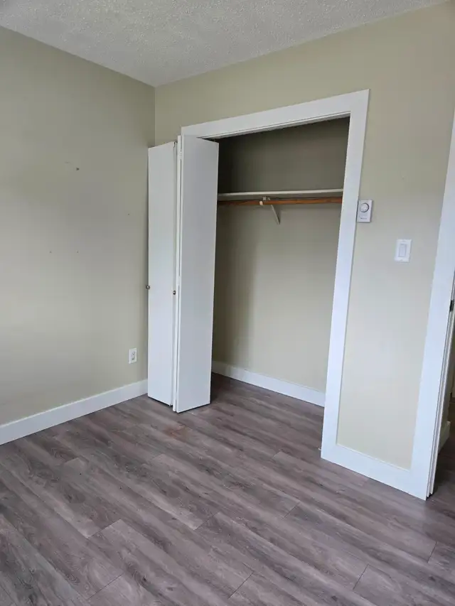 2-BEDROOM COZY • QUIET • PET-FRIENDLY - Photo 11